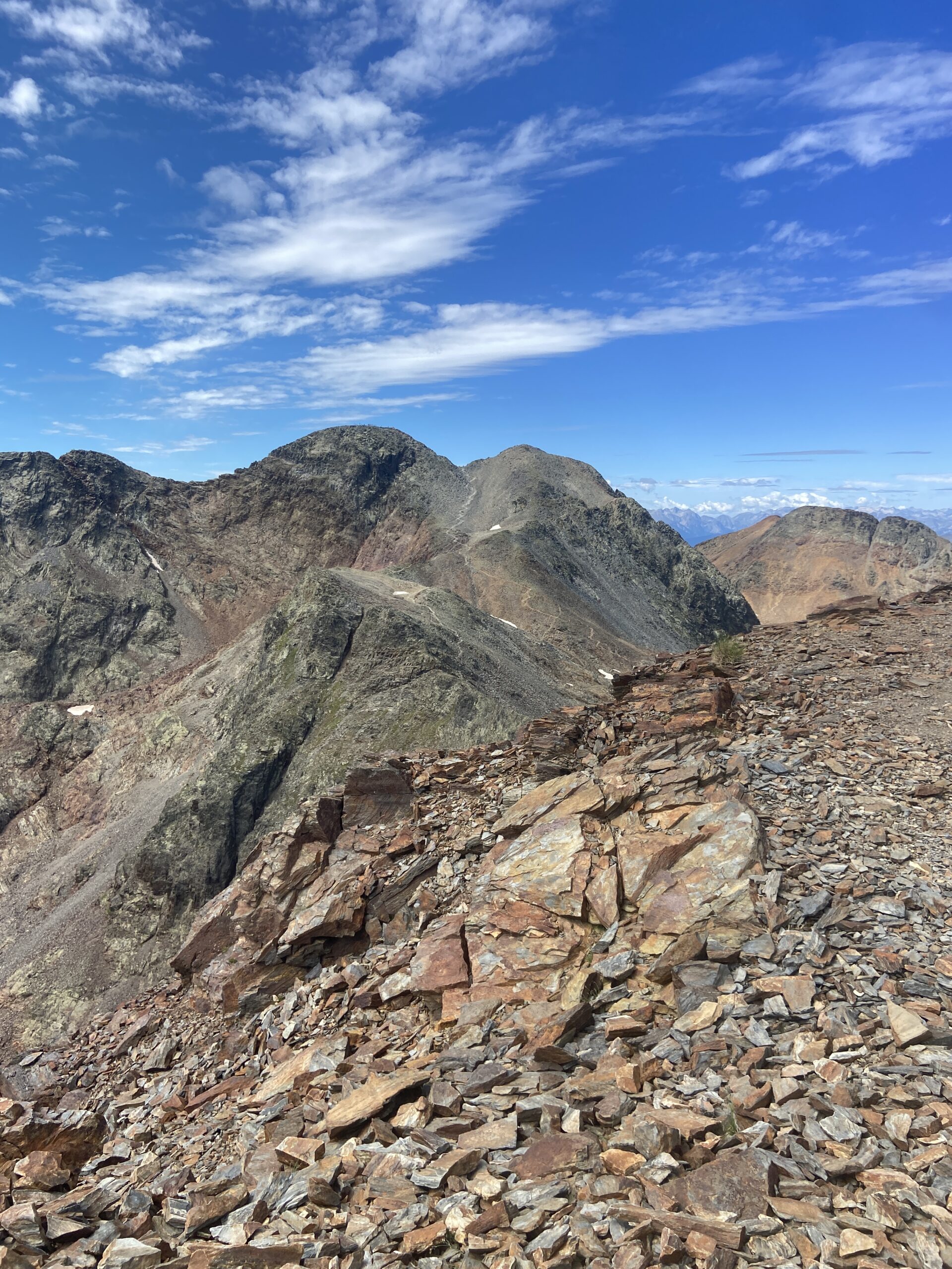 Premier 3000m dans les Pyrénées : Trek 100% Féminin – Image 3